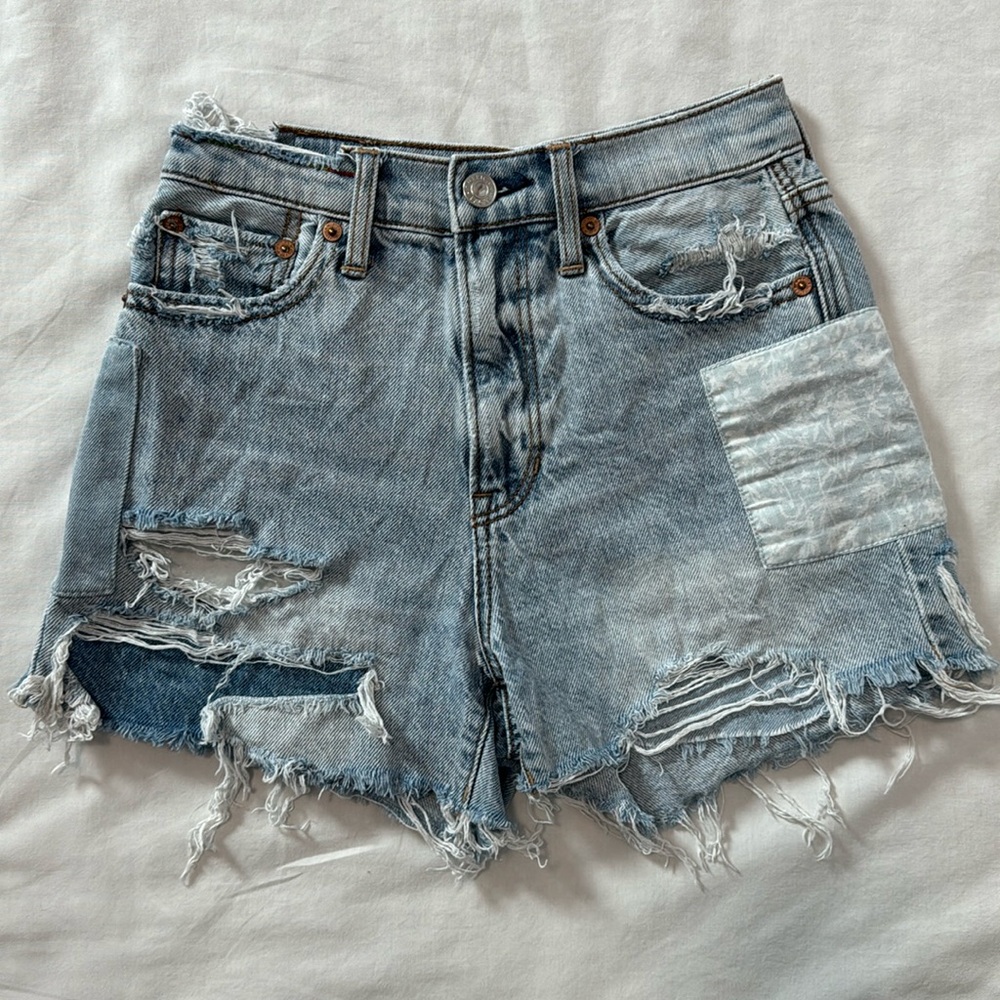 American Eagle highest rise ‘90’s boyfriend short, size 000